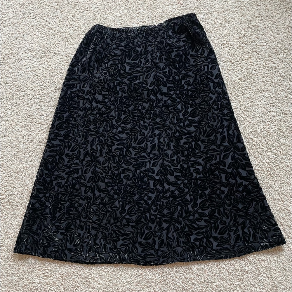 Coldwater Creek Petite Large crushed velvet leaf pattern, black formal skirt.